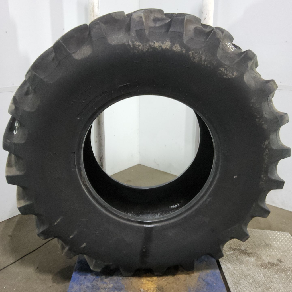 24.5-32 Firestone Super All Traction 23 R-1 F (12 Ply), 80%