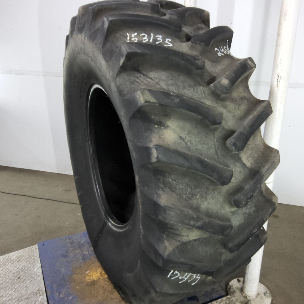 24.5-32 Firestone Super All Traction 23 R-1 F (12 Ply), 80%