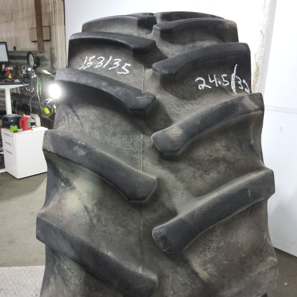 24.5-32 Firestone Super All Traction 23 R-1 F (12 Ply), 80%