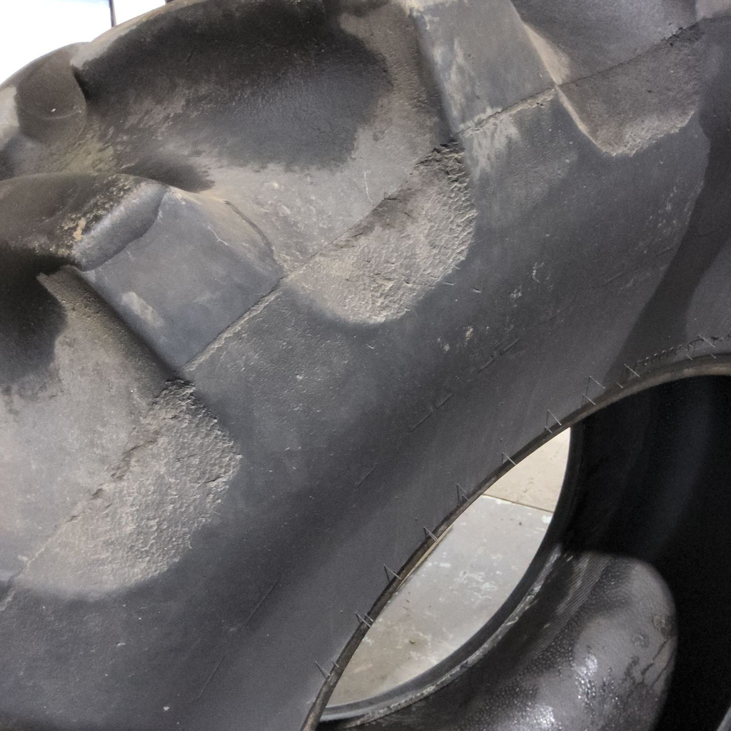 24.5-32 Firestone Super All Traction 23 R-1 F (12 Ply), 80%