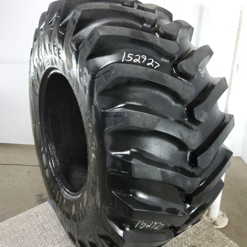 30.5L-32 Alliance 349 Yield Master R-1 J (18 Ply), 90%