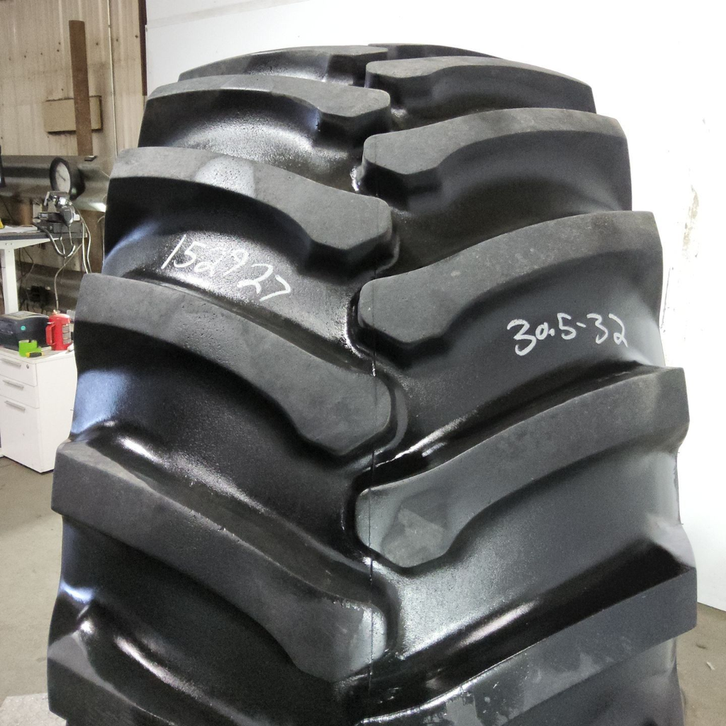 30.5L-32 Alliance 349 Yield Master R-1 J (18 Ply), 90%