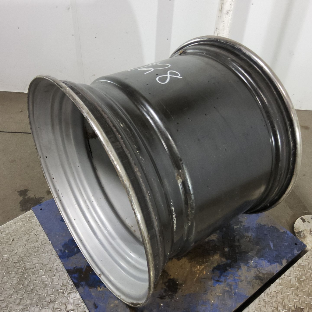 27"W x 32"D, Case IH Silver Mist 15-Hole Formed Plate