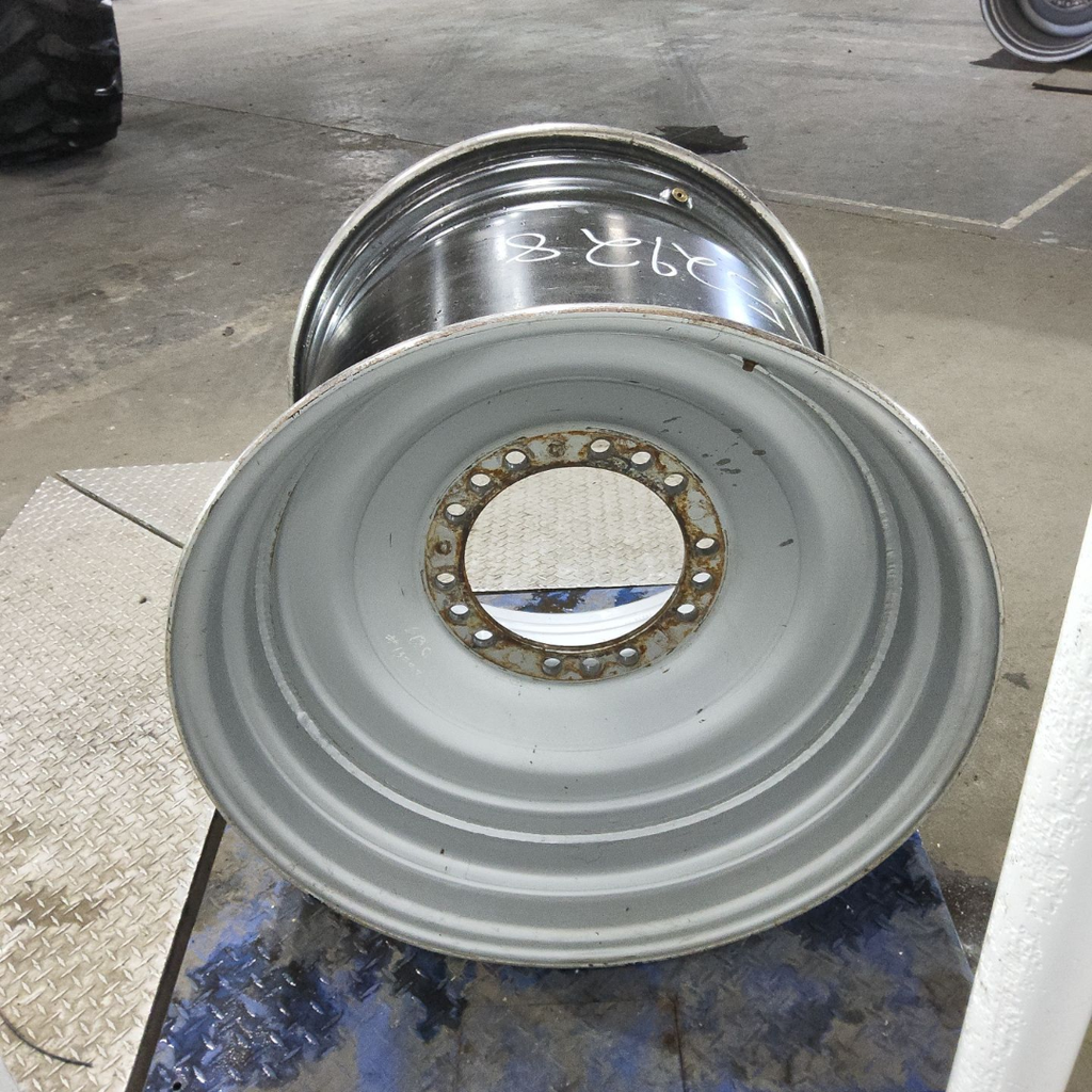27"W x 32"D, Case IH Silver Mist 15-Hole Formed Plate