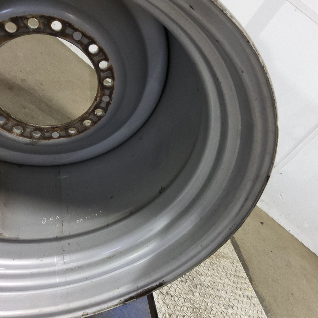 27"W x 32"D, Case IH Silver Mist 15-Hole Formed Plate