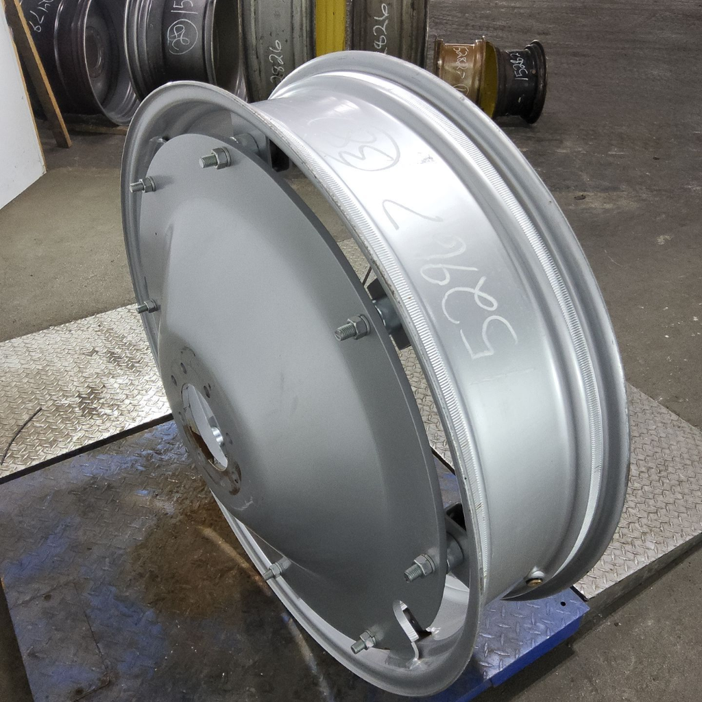 10"W x 38"D, Case IH Silver Mist 8-Hole Rim with Clamp/U-Clamp
