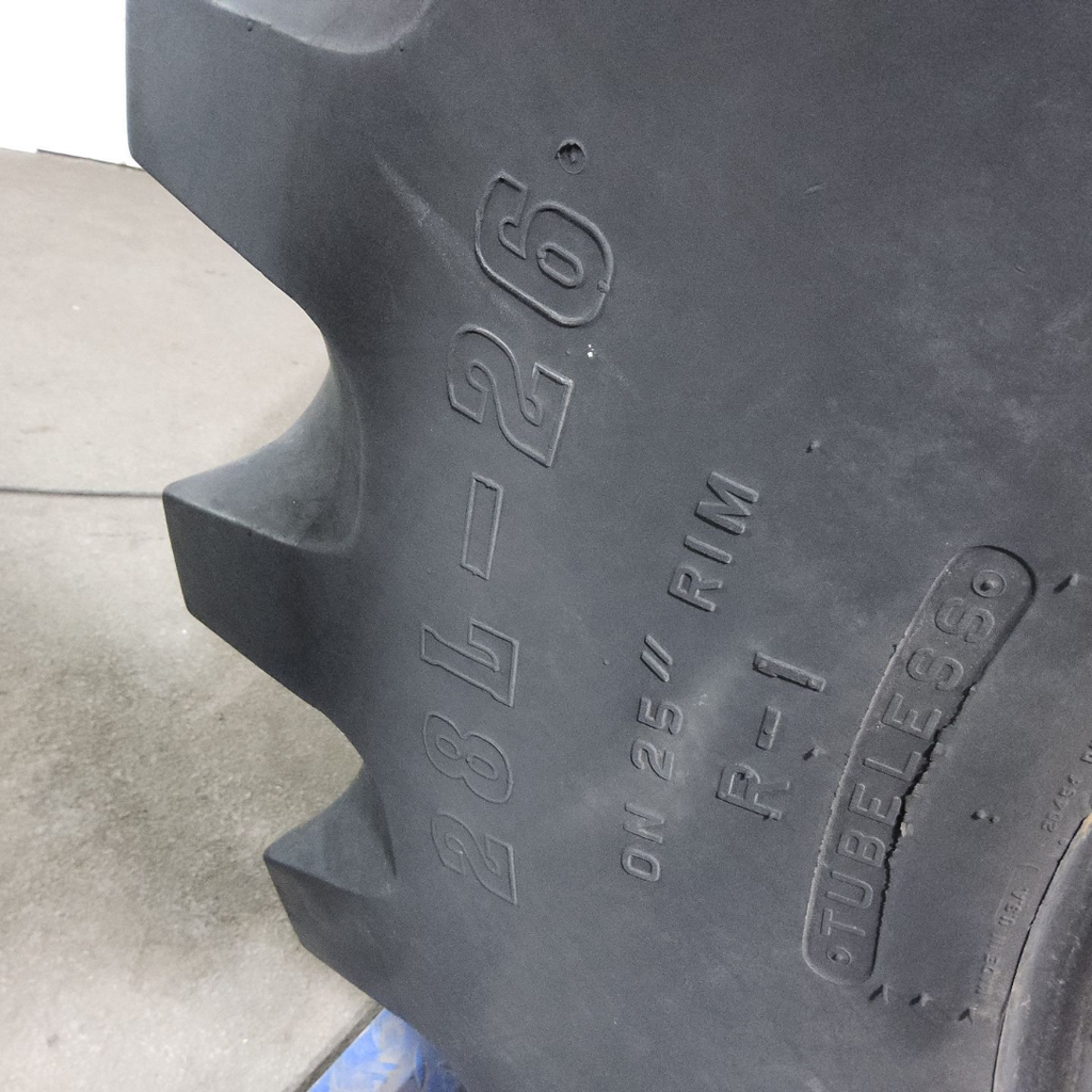 28L-26 Firestone Super All Traction 23 R-1 E (10 Ply), 85%