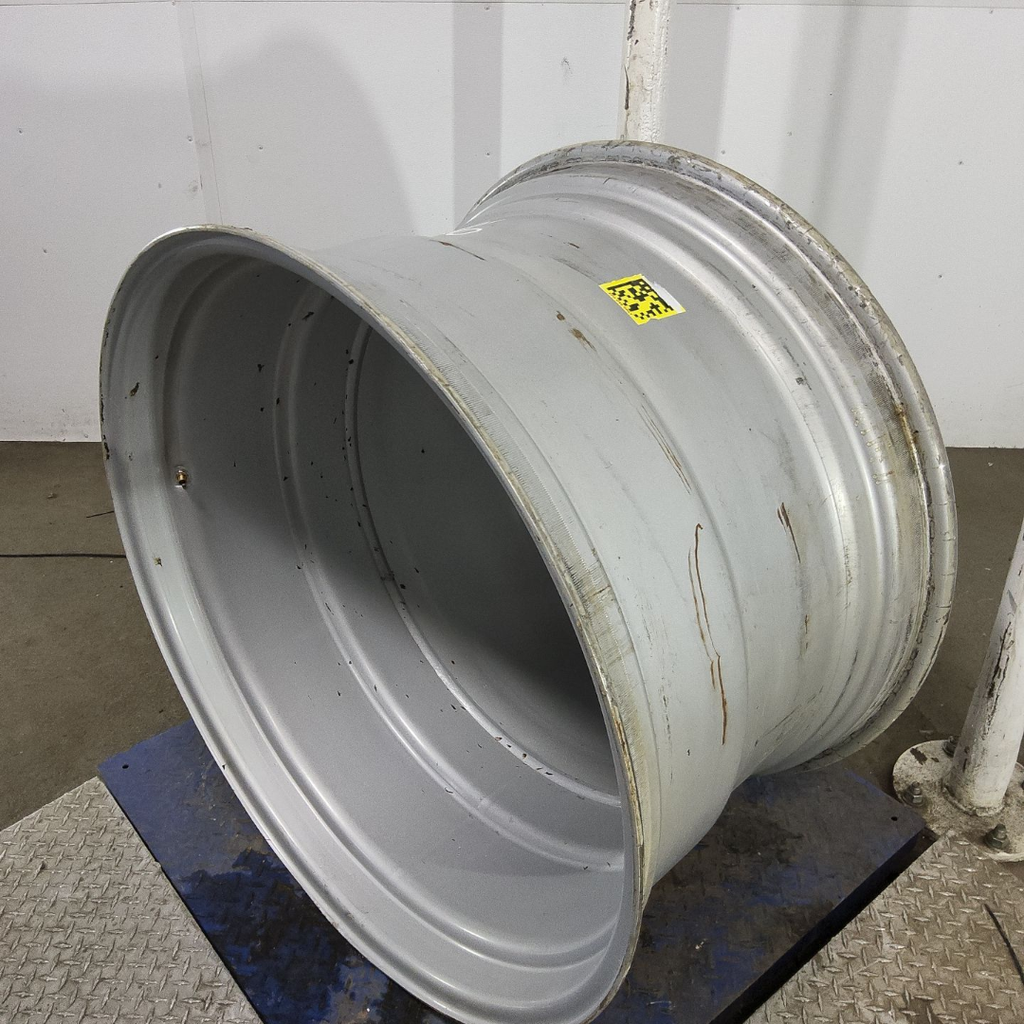 23"W x 38"D, Case IH Silver Mist 20-Hole Dolly Dual