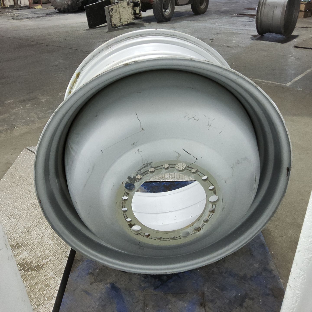 23"W x 38"D, Case IH Silver Mist 20-Hole Dolly Dual