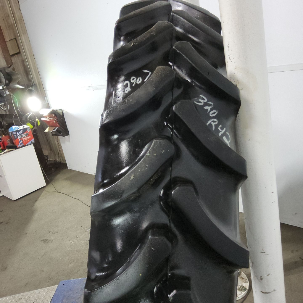 320/90R42 Firestone Radial 9000 R-1W 139B 85%