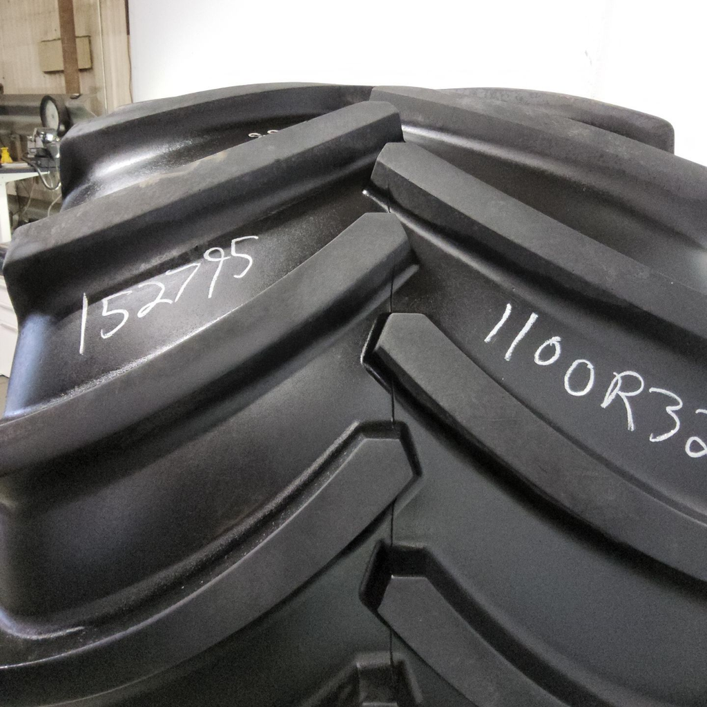 LSW1100/35R32 Goodyear Farm Optitrac R-1W 175D