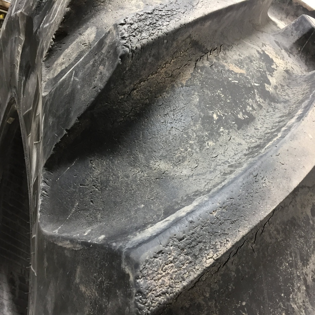 800/65R32 Michelin MegaXBib (M28) R-1W 172 B 90%