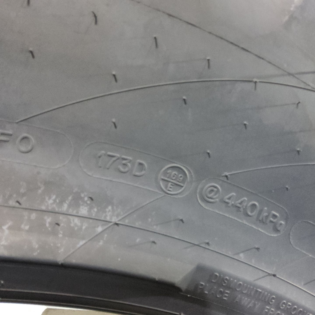 VF380/90R46 Michelin Spraybib CFO R-1S 173D 99%