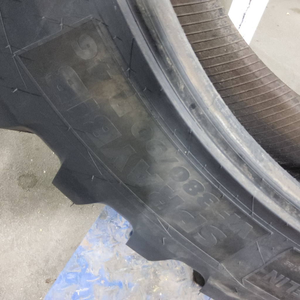 VF380/90R46 Michelin Spraybib CFO R-1S 173D 99%