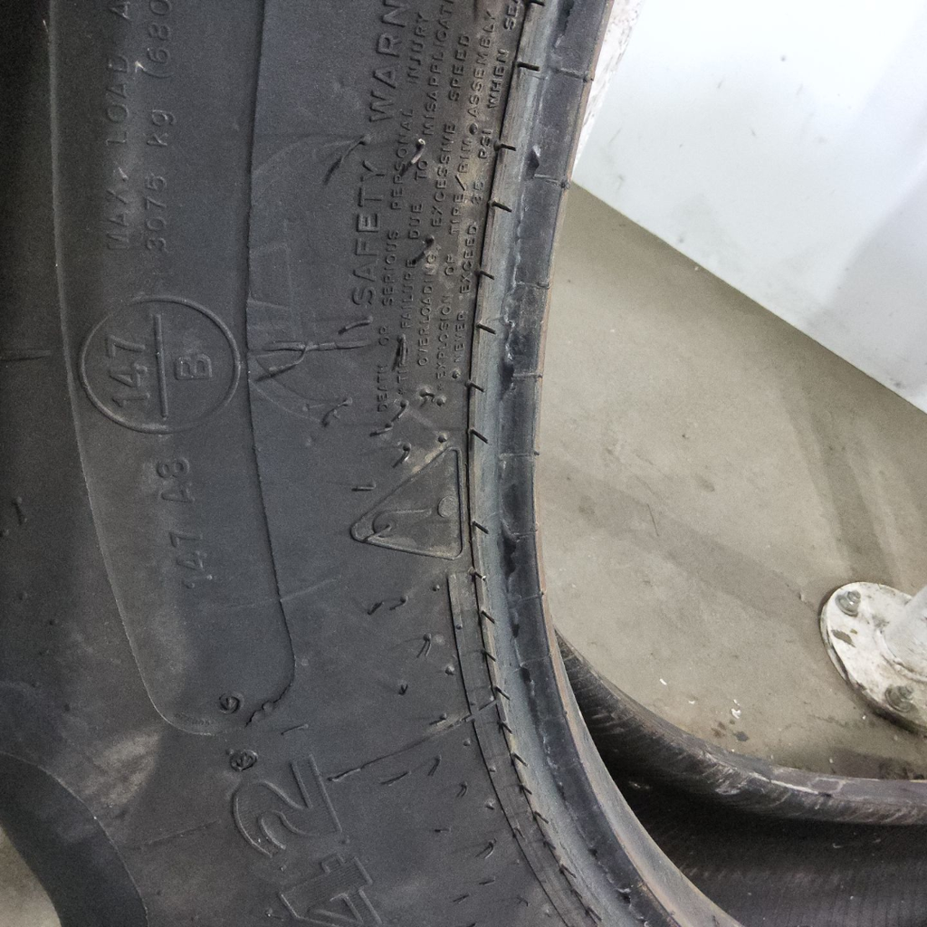 320/90R42 Goodyear Farm DT800 Optitrac R-1W 147B 60%