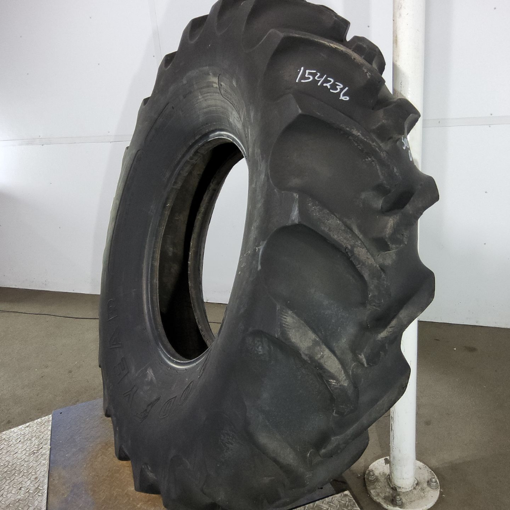 DW500/95D32 Goodyear Farm Special Sure Grip R-2 162A2 65%