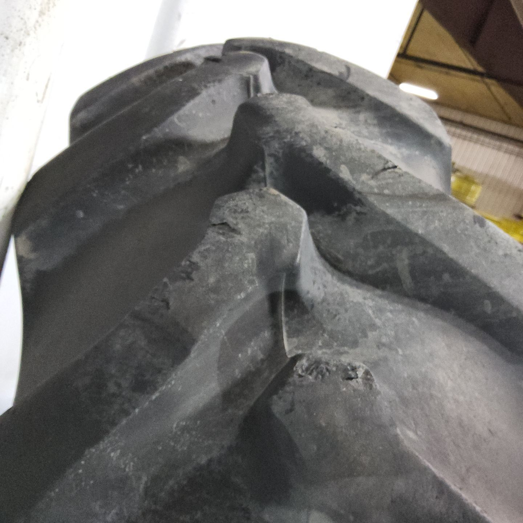 DW500/95D32 Goodyear Farm Special Sure Grip R-2 162A2 65%