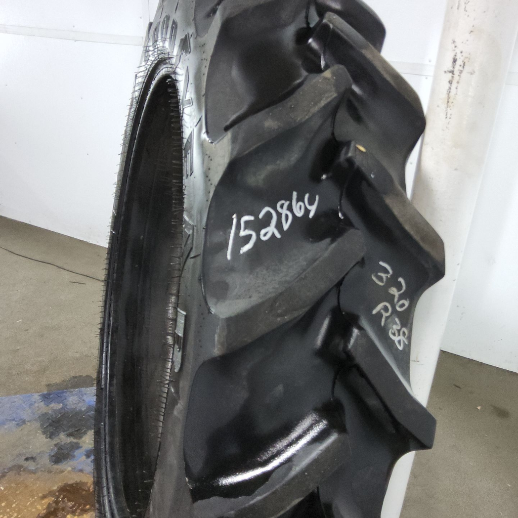 320/85R38 Goodyear Farm DT800 Super Traction R-1W 143A8