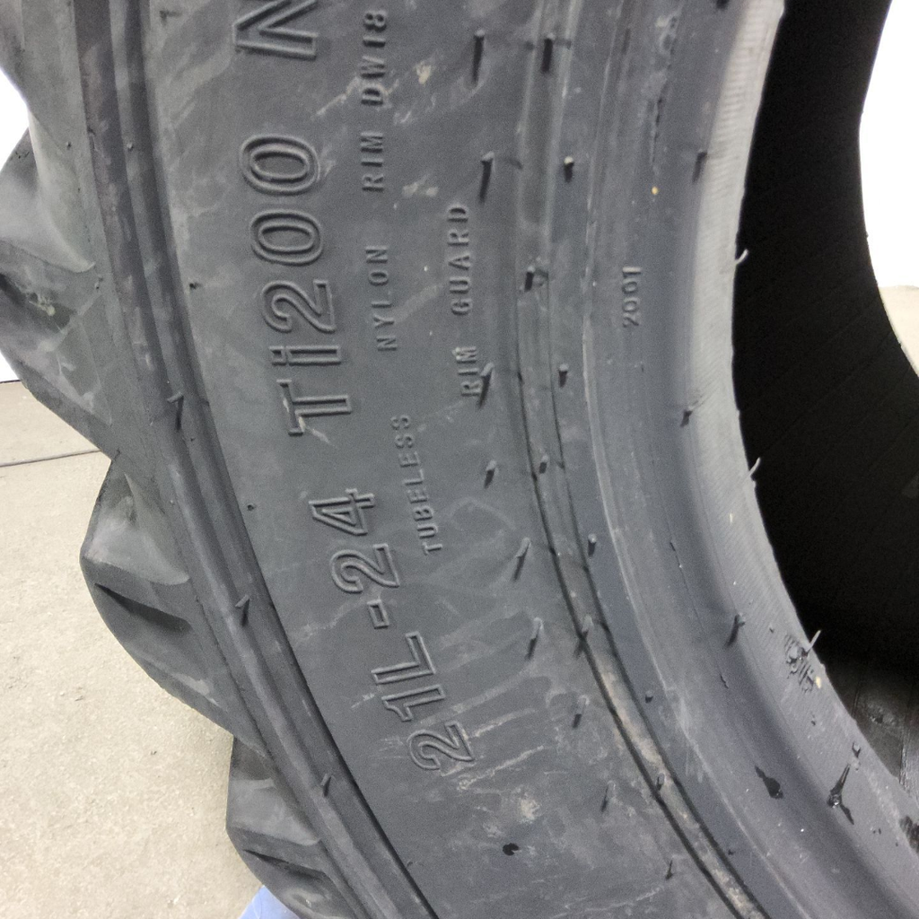 21L-24 Armour Ti 200 R-4 G (14 Ply), 50%