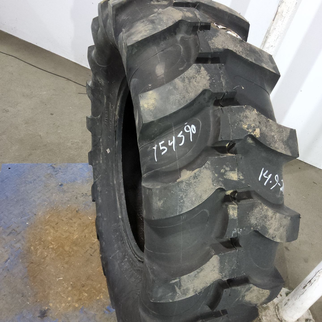 14.9-24 Armstrong Industrial Tractor Lug R-4 D (8 Ply), 99%