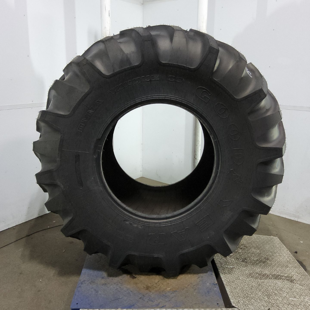 30.5L-32 Goodyear Farm Dyna Torque II R-1 H (16 Ply), 99%