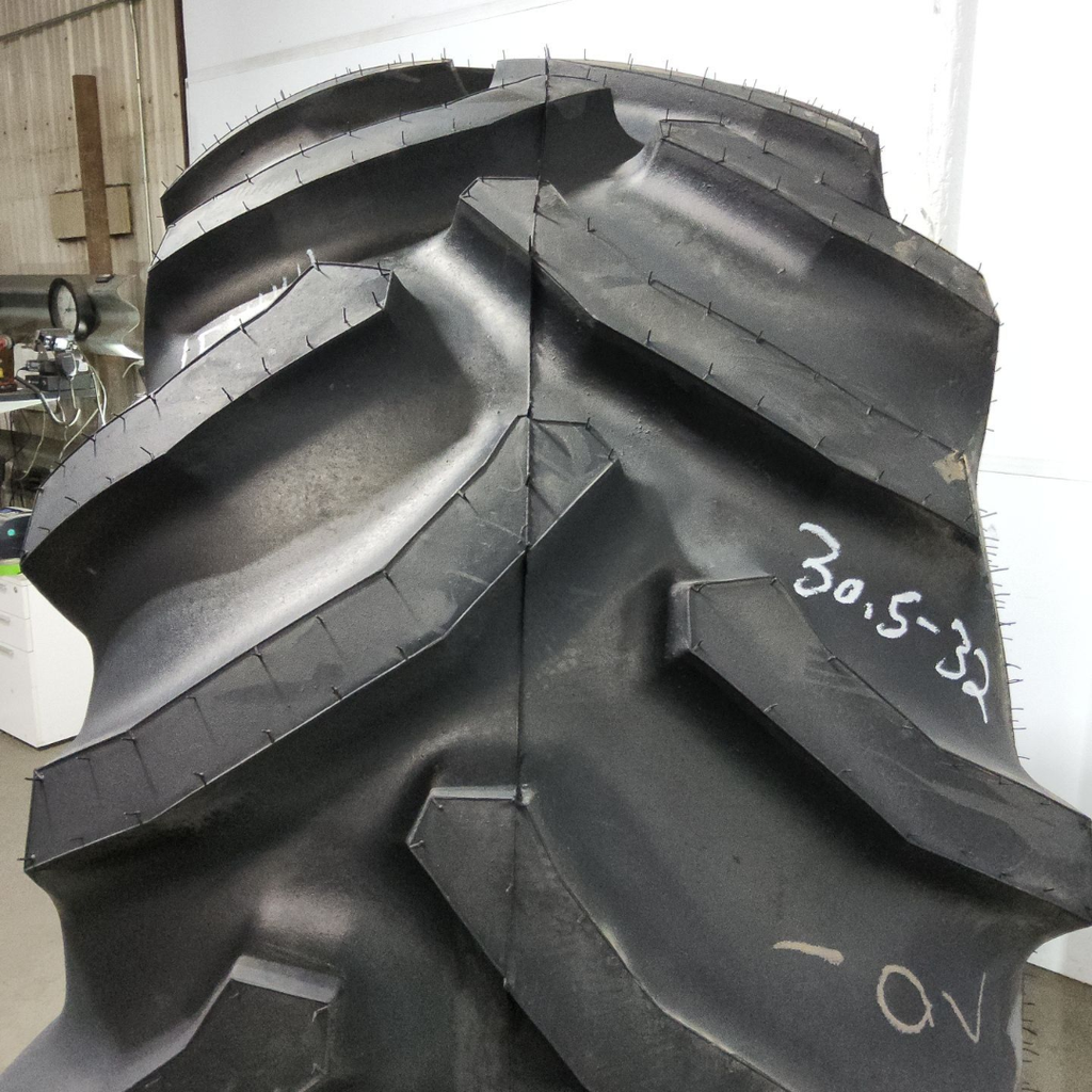 30.5L-32 Goodyear Farm Dyna Torque II R-1 H (16 Ply), 99%
