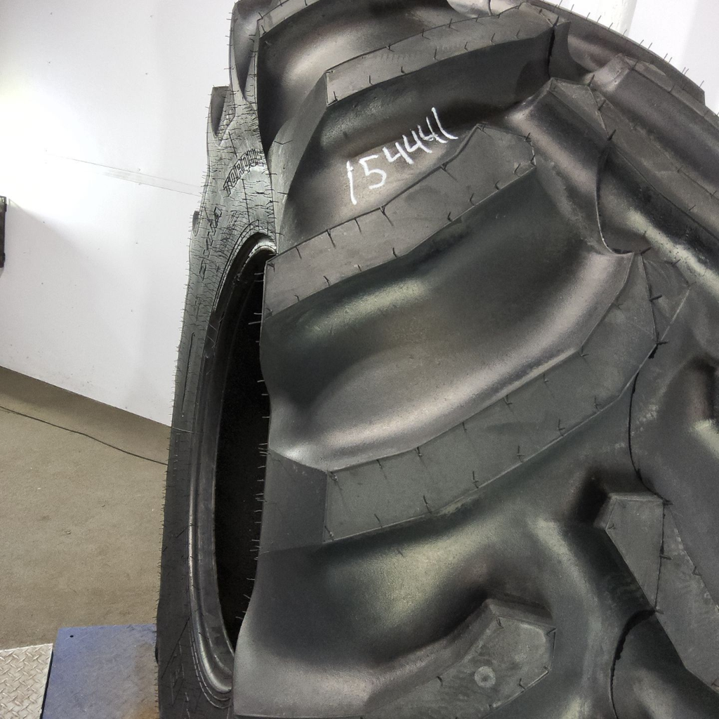 30.5L-32 Goodyear Farm Dyna Torque II R-1 H (16 Ply), 99%