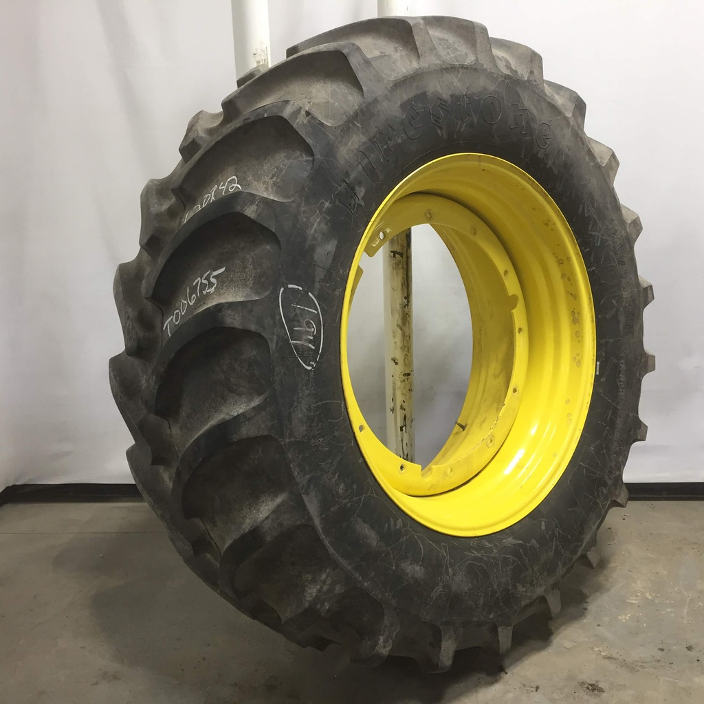 620/70R42 Firestone Radial All Traction DT R-1W on John Deere Yellow 12-Hole Stub Disc 75%