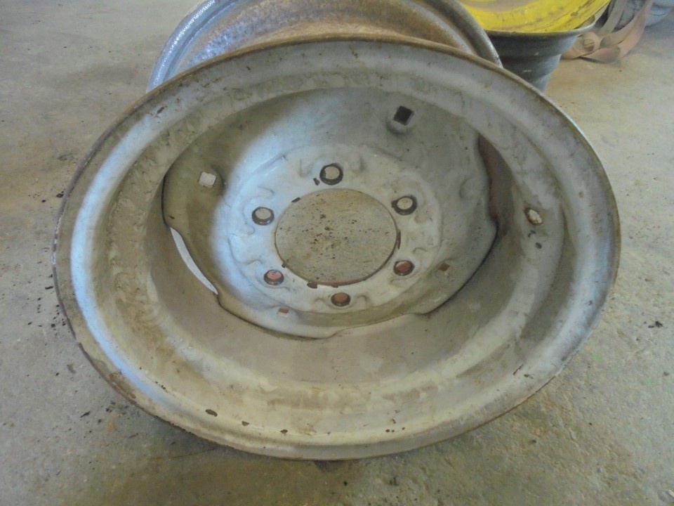 10"W x 16"D, New Holland White 6-Hole Formed Plate