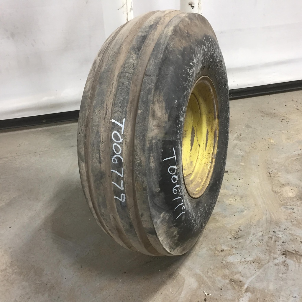 11.00/-16 Firestone Champion Guide Grip 3-Rib F-2, D (8 Ply) 30%