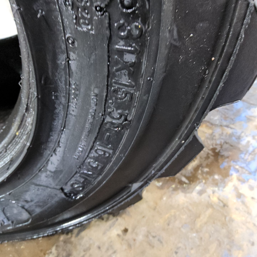 31x15.50-16.5NHS Titan Farm HD2000 II SS R-4 D (8 Ply), 95%