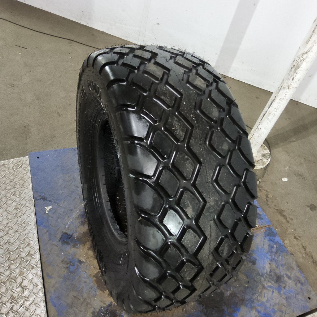 340/60R15 Alliance 352 Air Seeder R-3 124B 99%