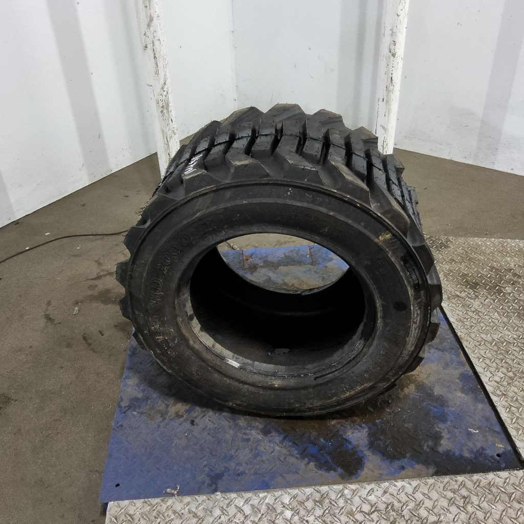 31x15.50-16.5NHS Titan Farm HD2000 II SS R-4 D (8 Ply), 99%