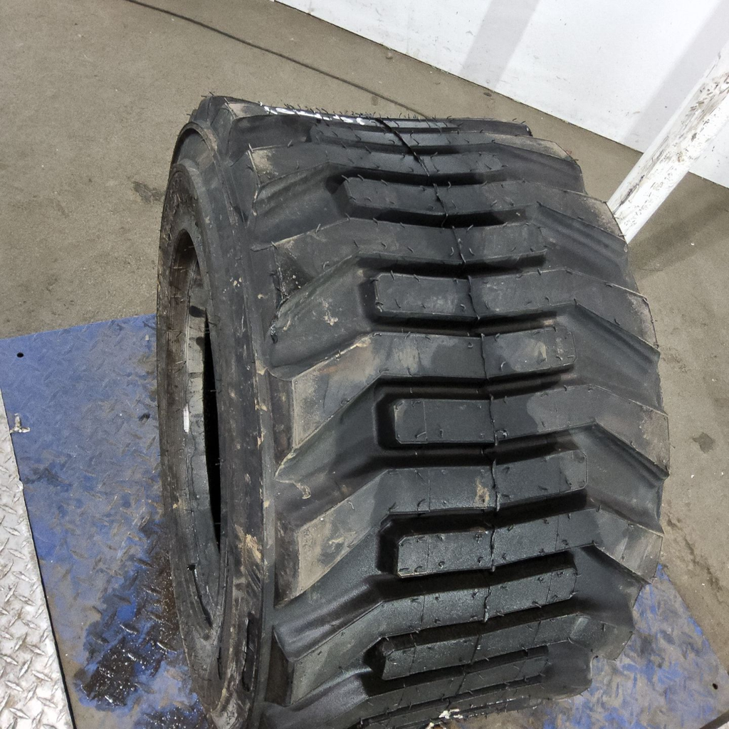 31x15.50-16.5NHS Titan Farm HD2000 II SS R-4 D (8 Ply), 99%