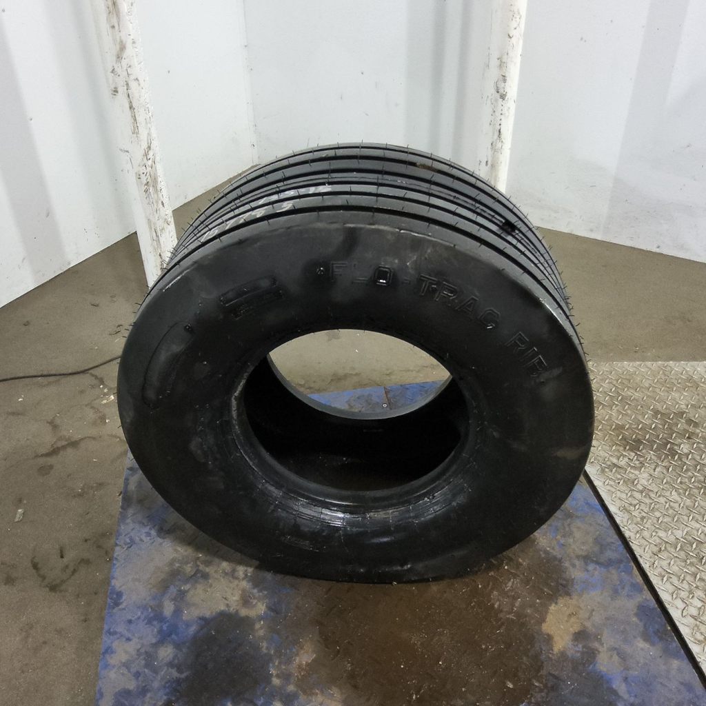 31x13.50-15 Titan Farm Flo-Trac Rib HF-1 G (14 Ply)