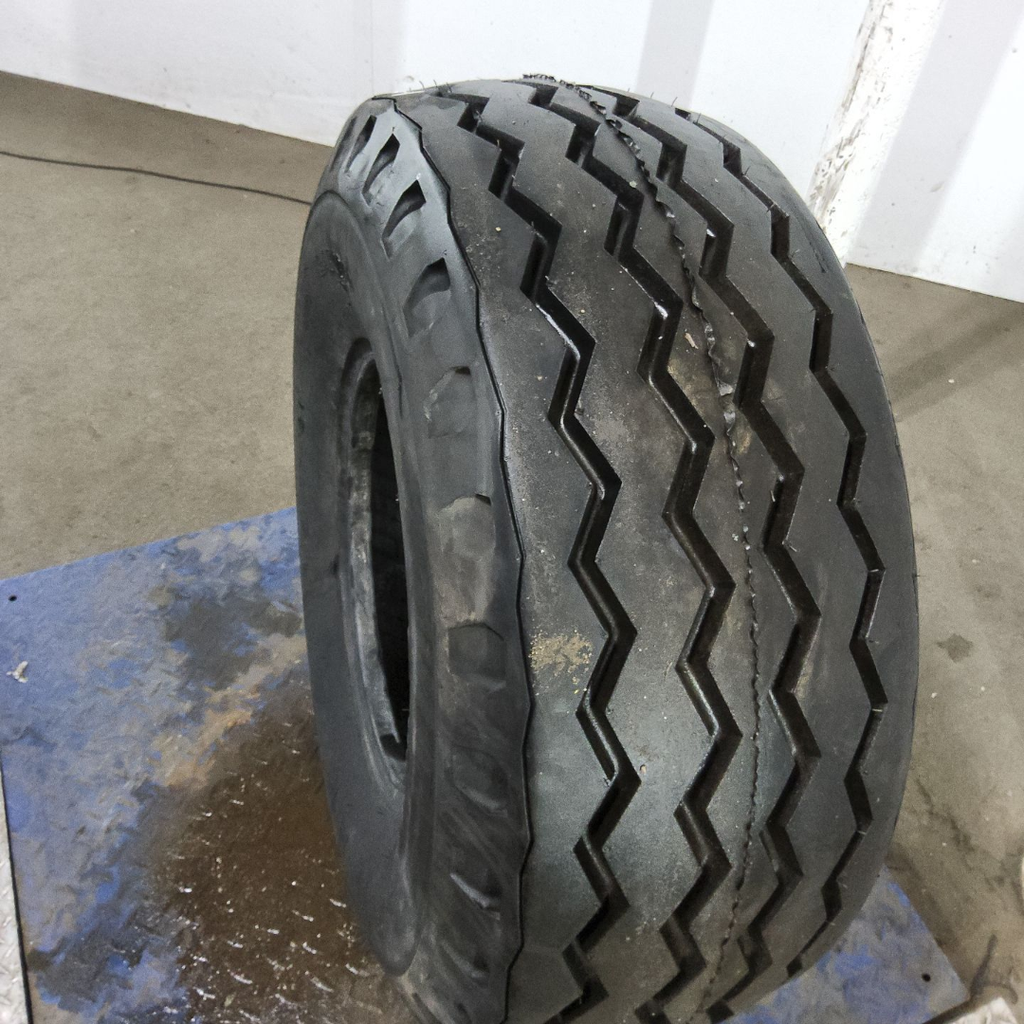 14.5/75-16.1 Goodyear Farm Laborer SL F-3 E (10 Ply), 99%