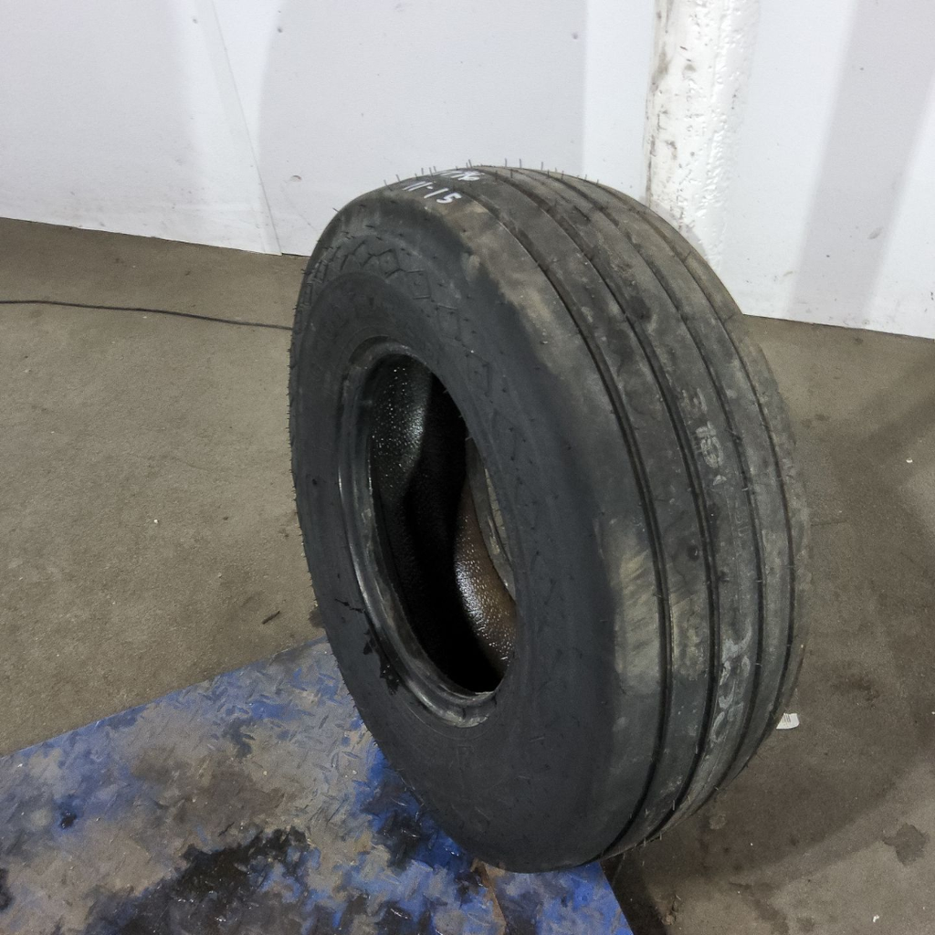 11L-15FI Goodyear Farm FI Highway Service I-1 D (8 Ply), 99%