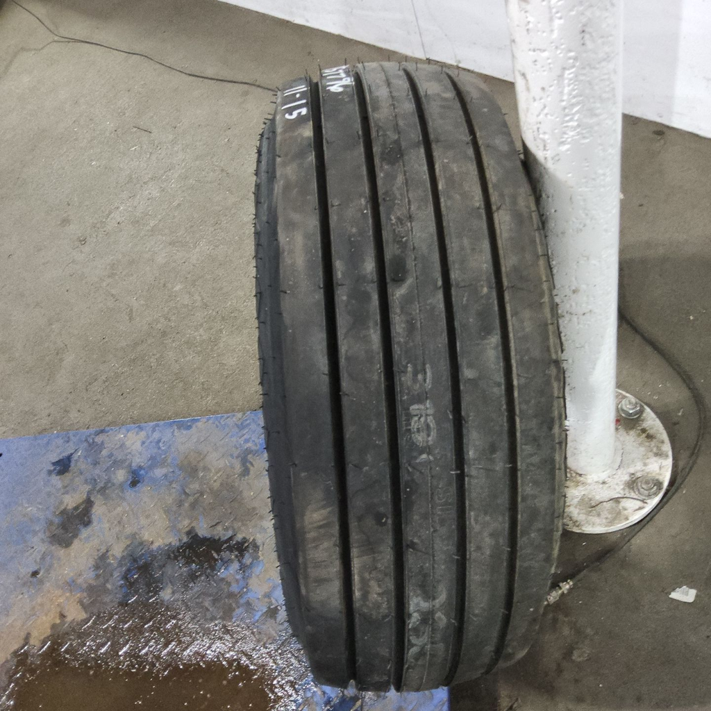 11L-15FI Goodyear Farm FI Highway Service I-1 D (8 Ply), 99%