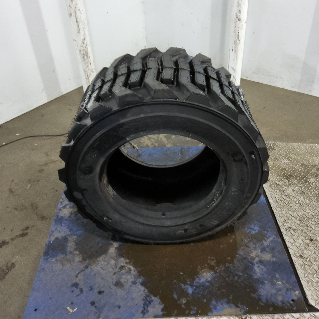 31x15.50-16.5NHS Titan Farm HD2000 II SS R-4 D (8 Ply), 99%