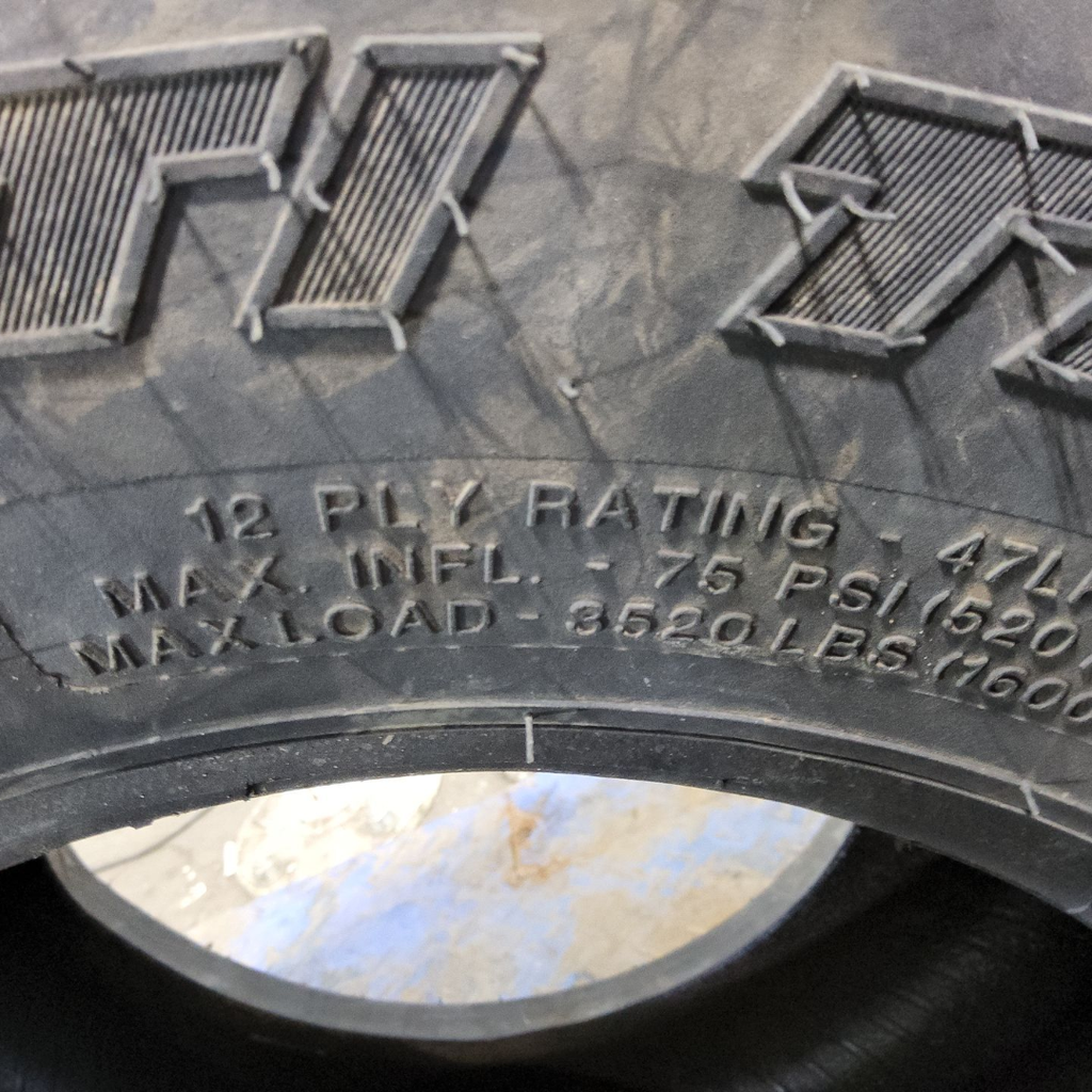 31x13.50-15NHS Titan Farm Multi Trac C/S HF-1 F (12 Ply)