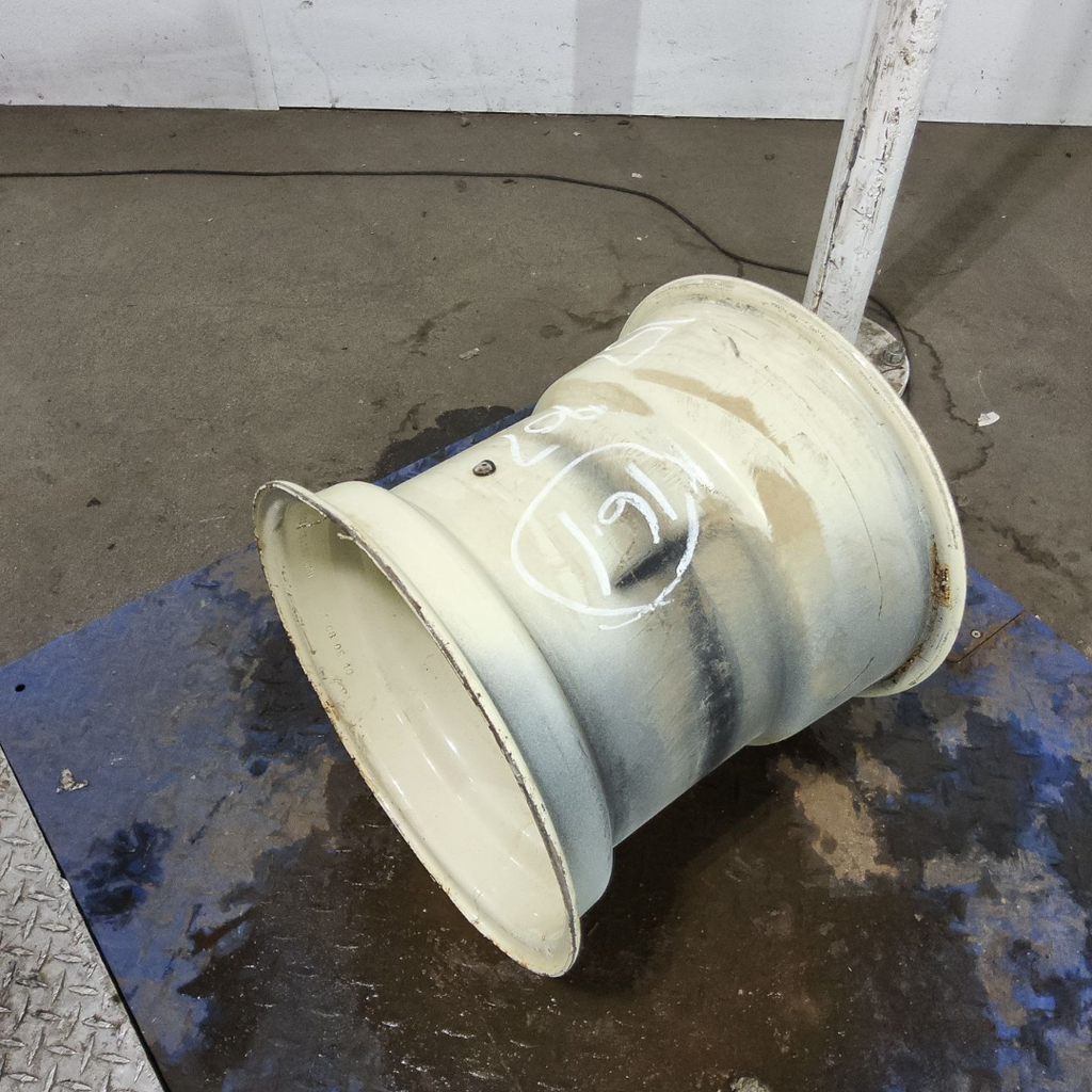 16"W x 16.1"D, Off White 8-Hole Flat Plate , -1.12" Offset