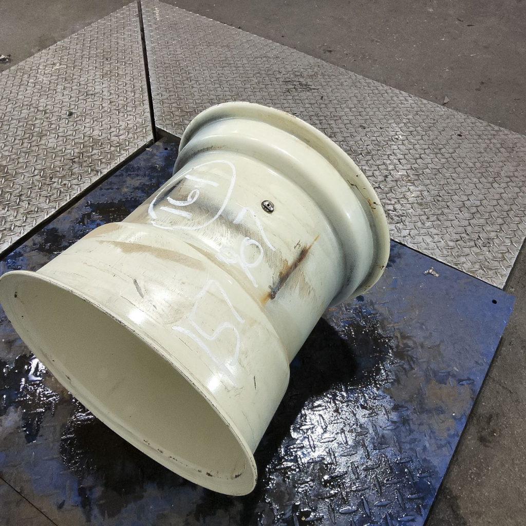 16"W x 16.1"D, Off White 8-Hole Flat Plate , -1.12" Offset