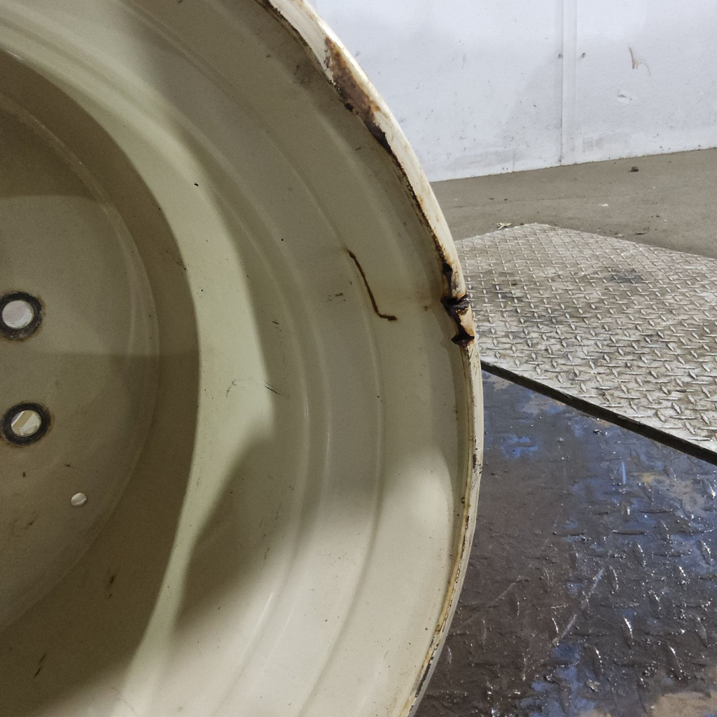 24"W x 22.5"D, Off White 10-Hole Flat Plate , -0.88" Offset