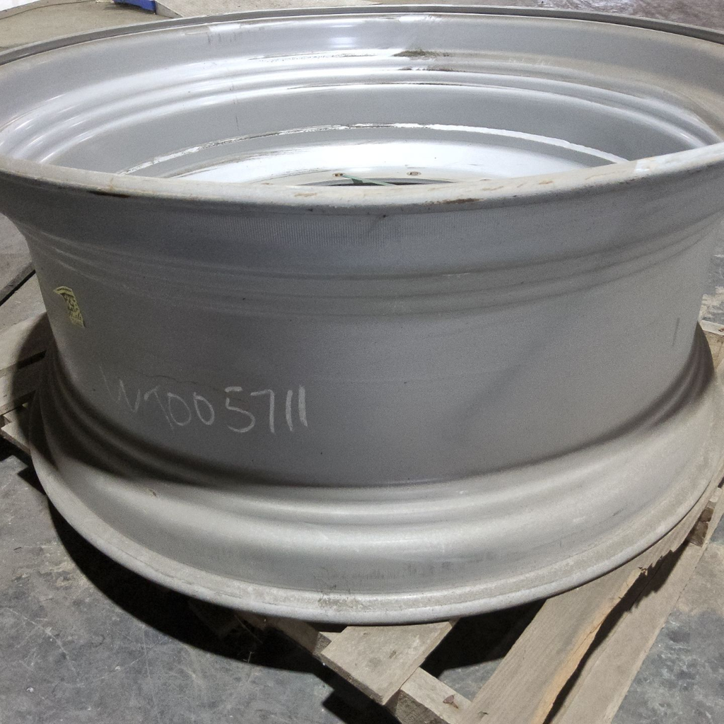 18"W x 42"D, Case IH Silver Mist 16-Hole Stub Disc