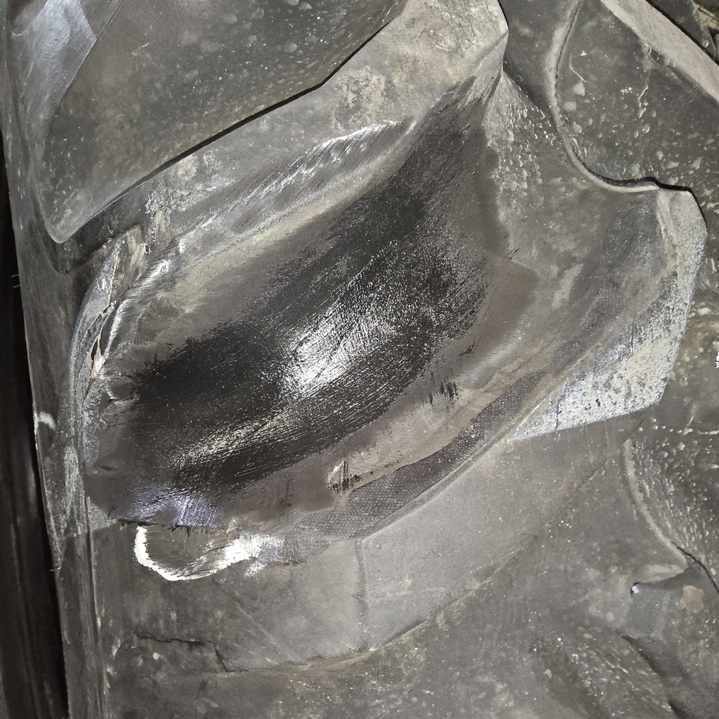 16.9-26 Goodyear Farm Dyna Torque II R-1 E (10 Ply), 90%