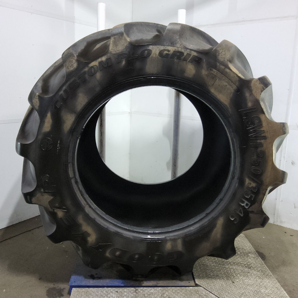 LSW1250/35R46 Goodyear Farm Custom Flo Grip R-2 202B 90%