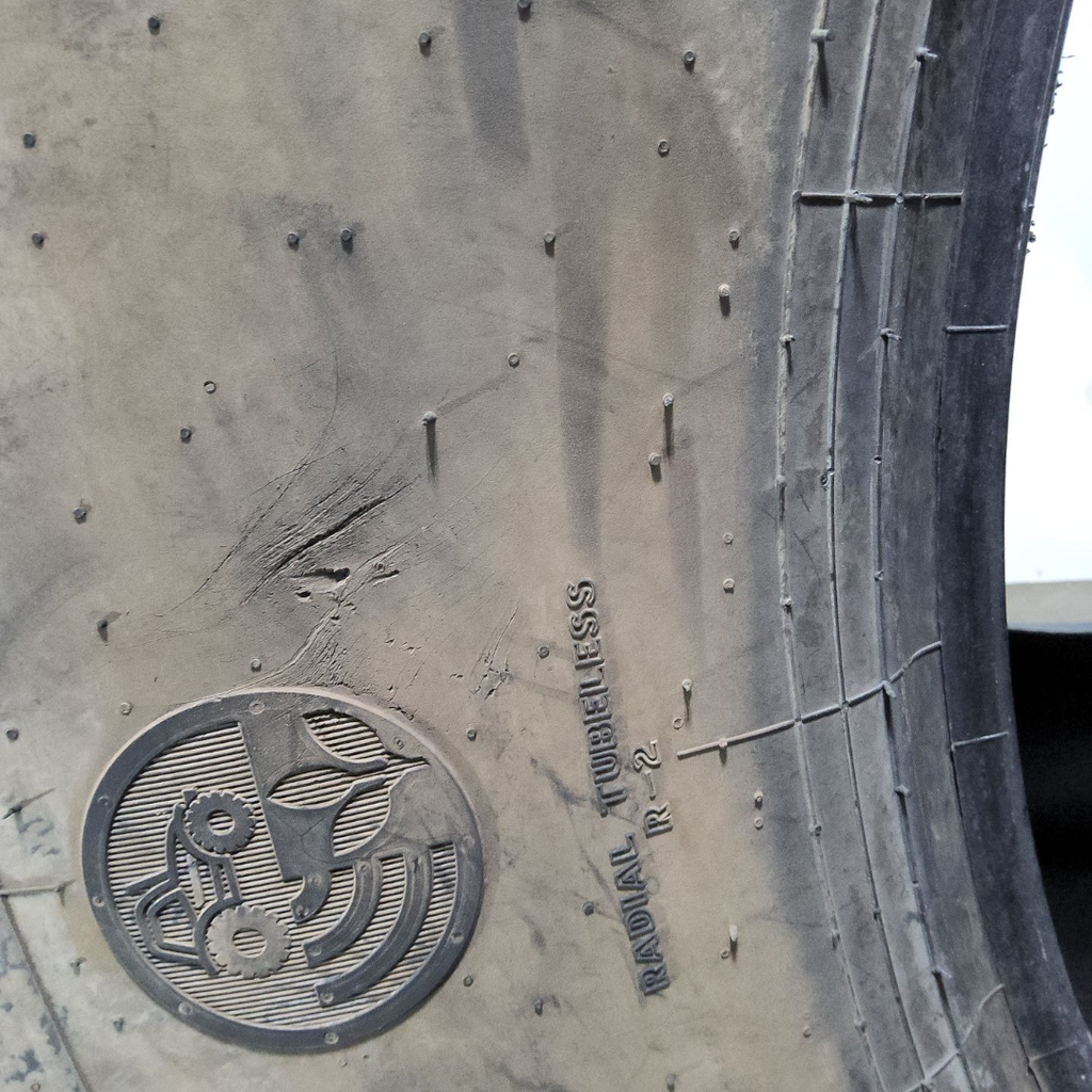 LSW1250/35R46 Goodyear Farm Custom Flo Grip R-2 202B 90%