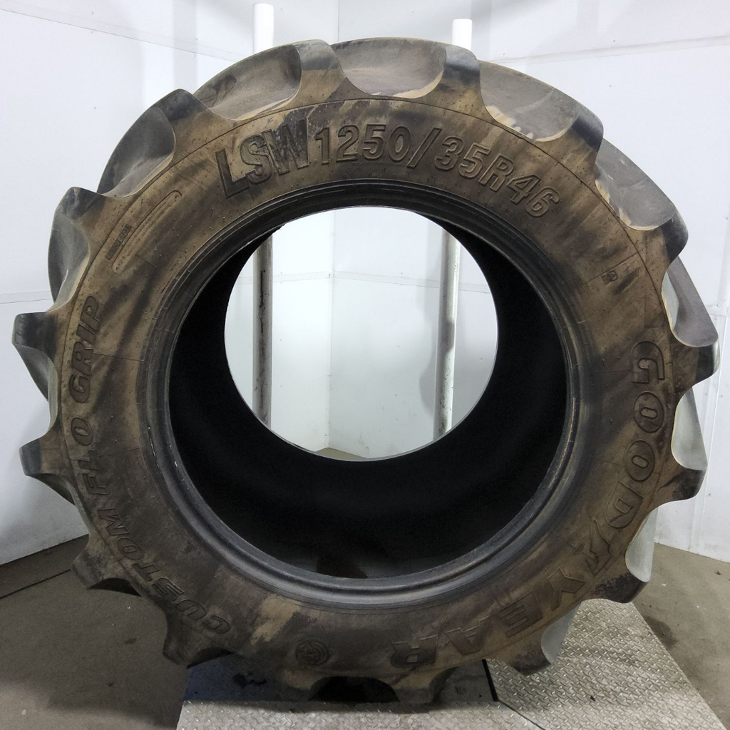 LSW1250/35R46 Goodyear Farm Custom Flo Grip R-2 202B 90%