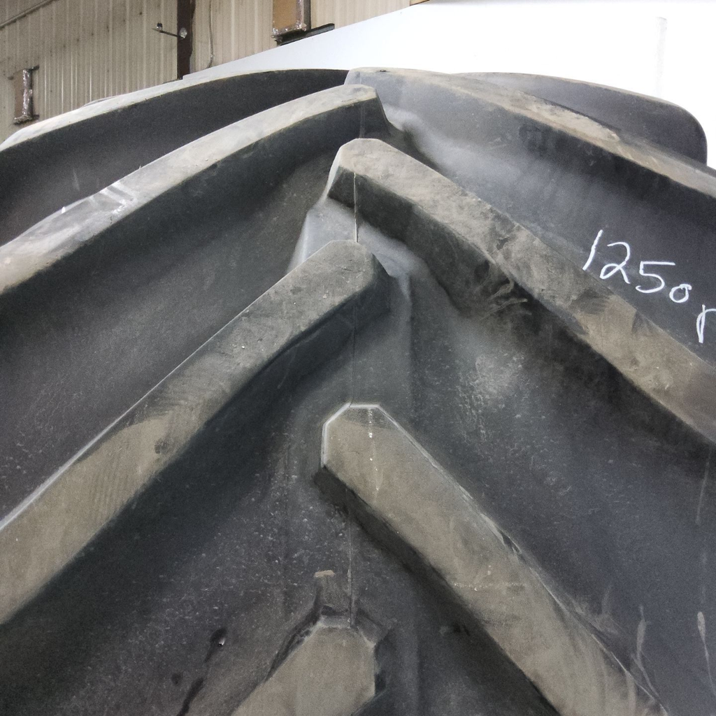 LSW1250/35R46 Goodyear Farm Custom Flo Grip R-2 202B 90%