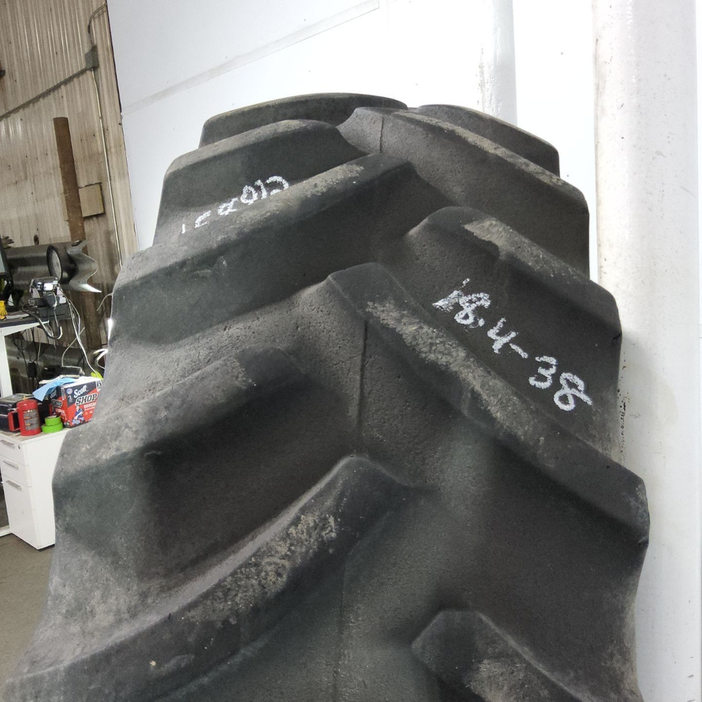 18.4-38 Titan Farm Hi Traction Lug R-1 D (8 Ply), 75%